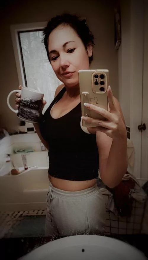 kind of obsessed with how my boobs look in a tank top