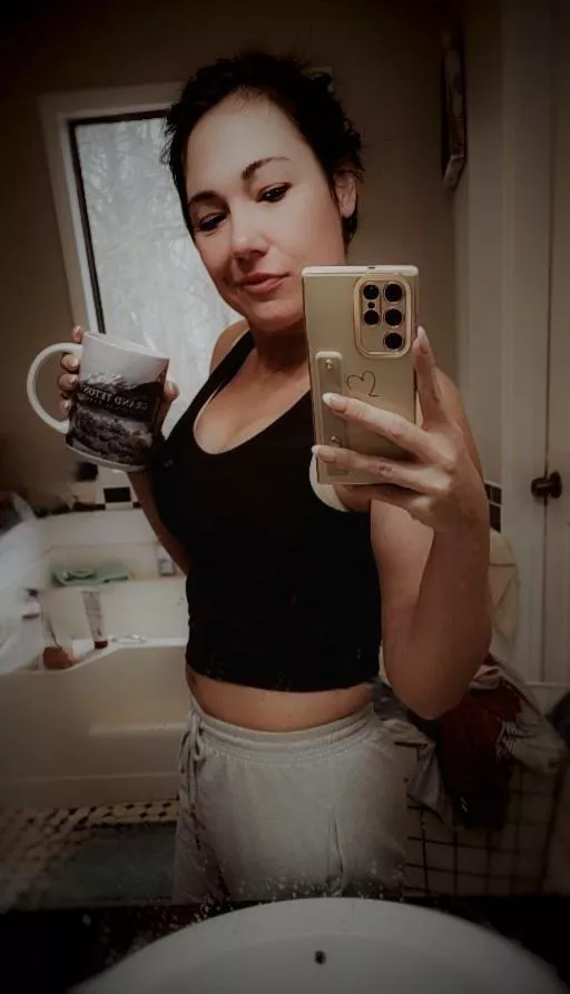 kind of obsessed with how my boobs look in a tank top