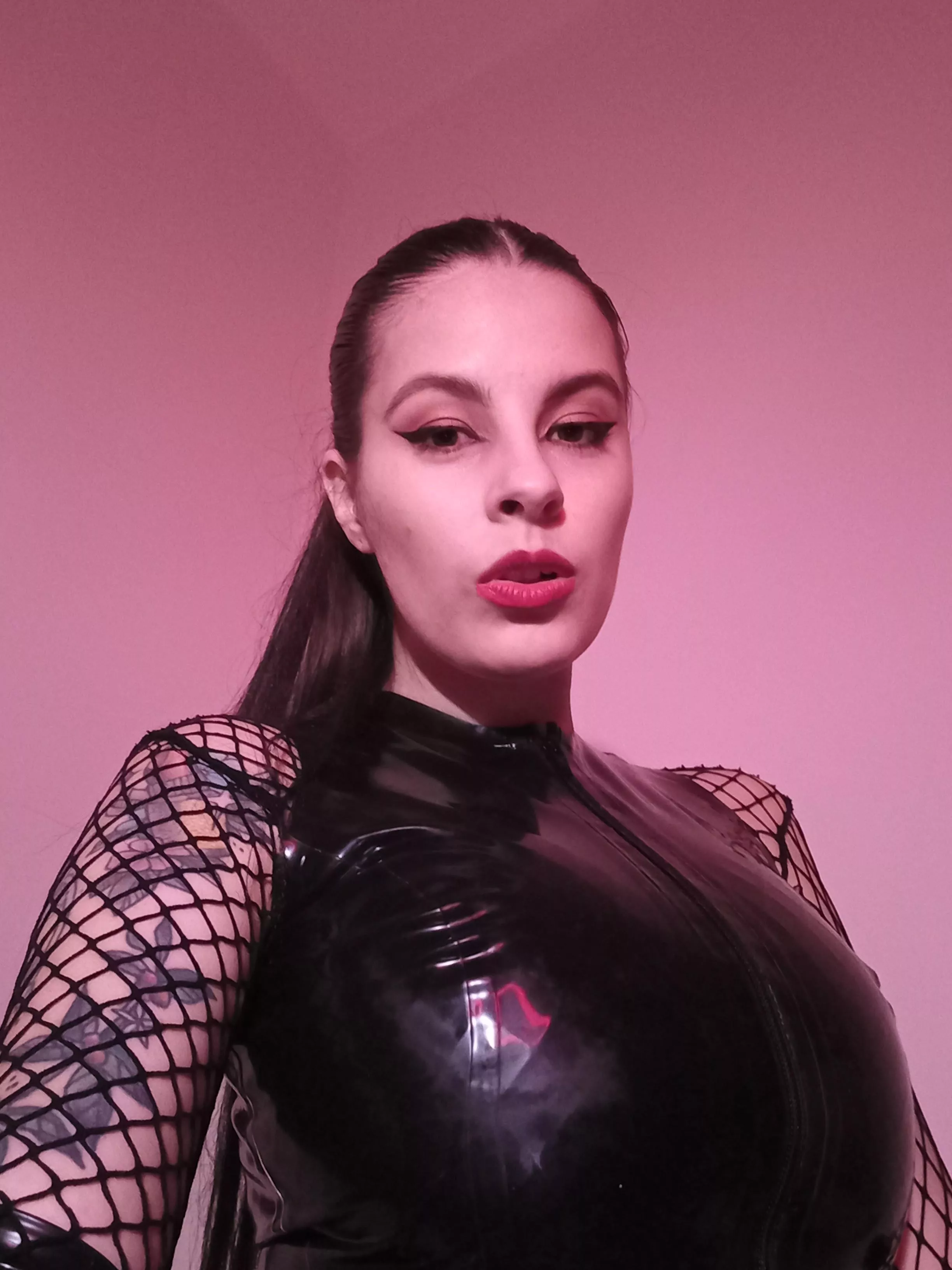 Latex & fishnet combo 🖤