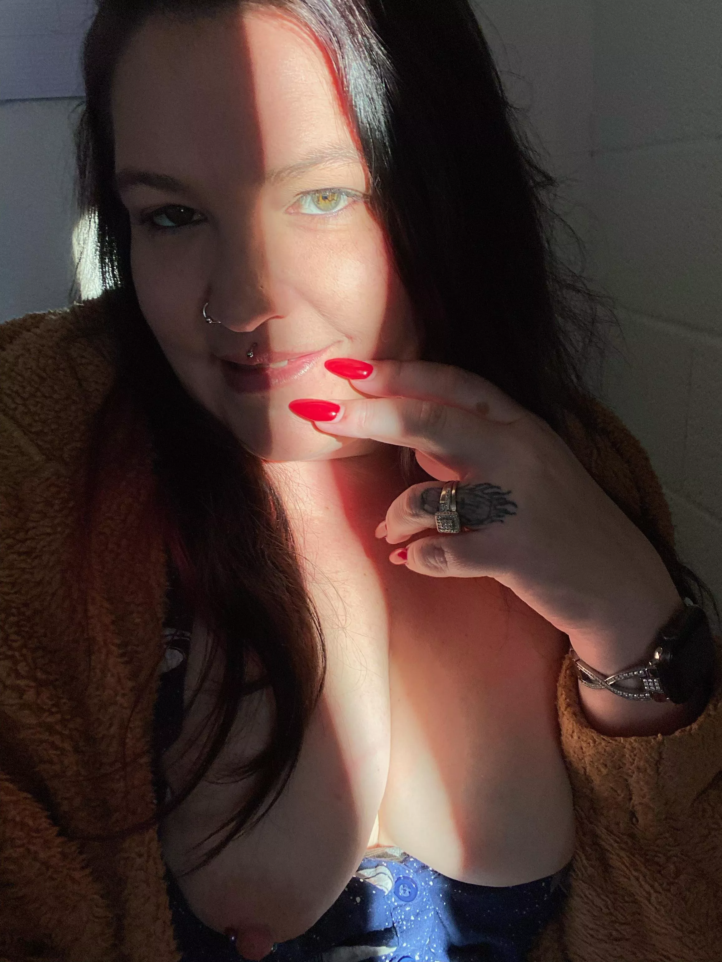 Look into my eyes…