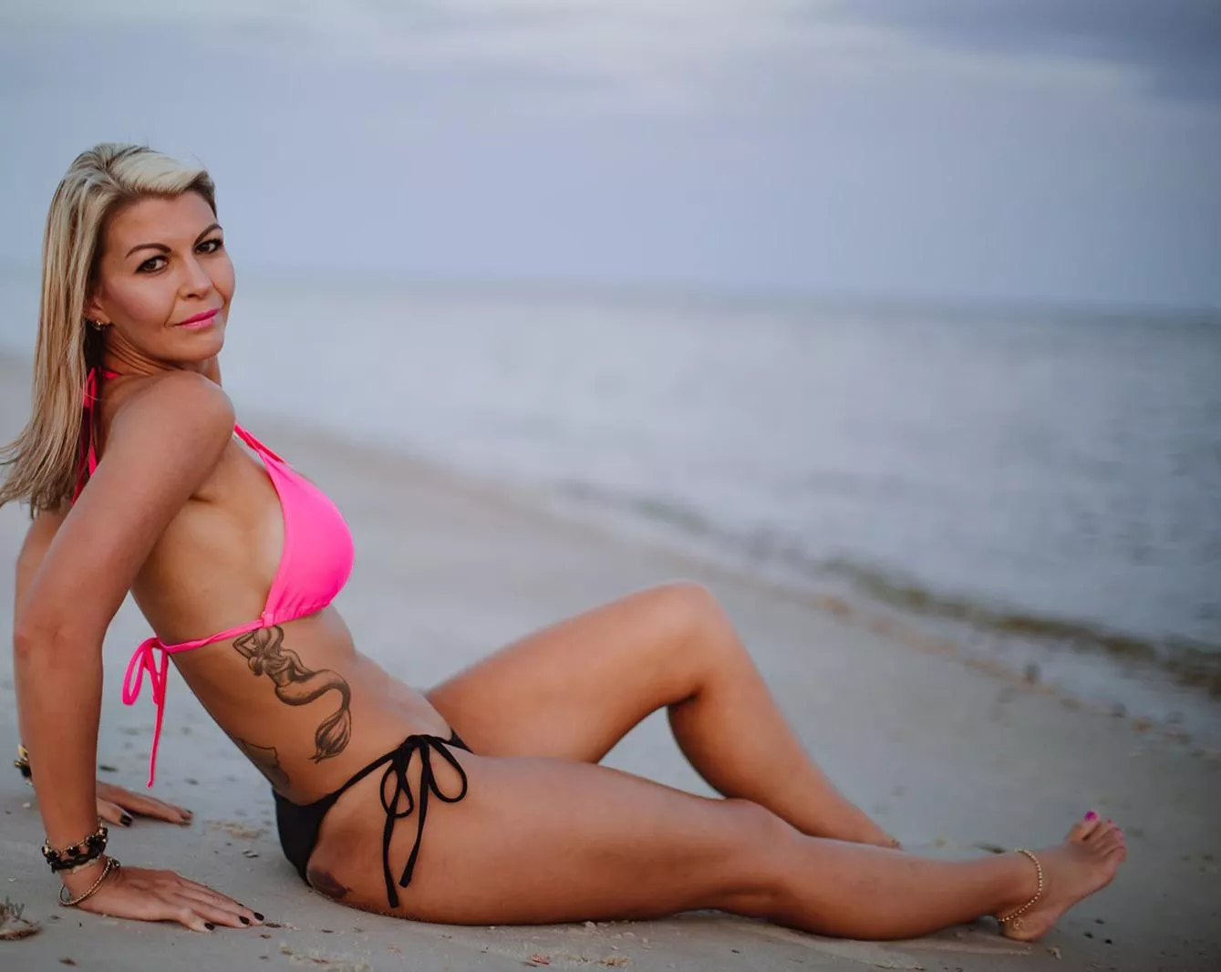 Love my 39 year old MILF legs! Hope you don’t mind me sharing them!