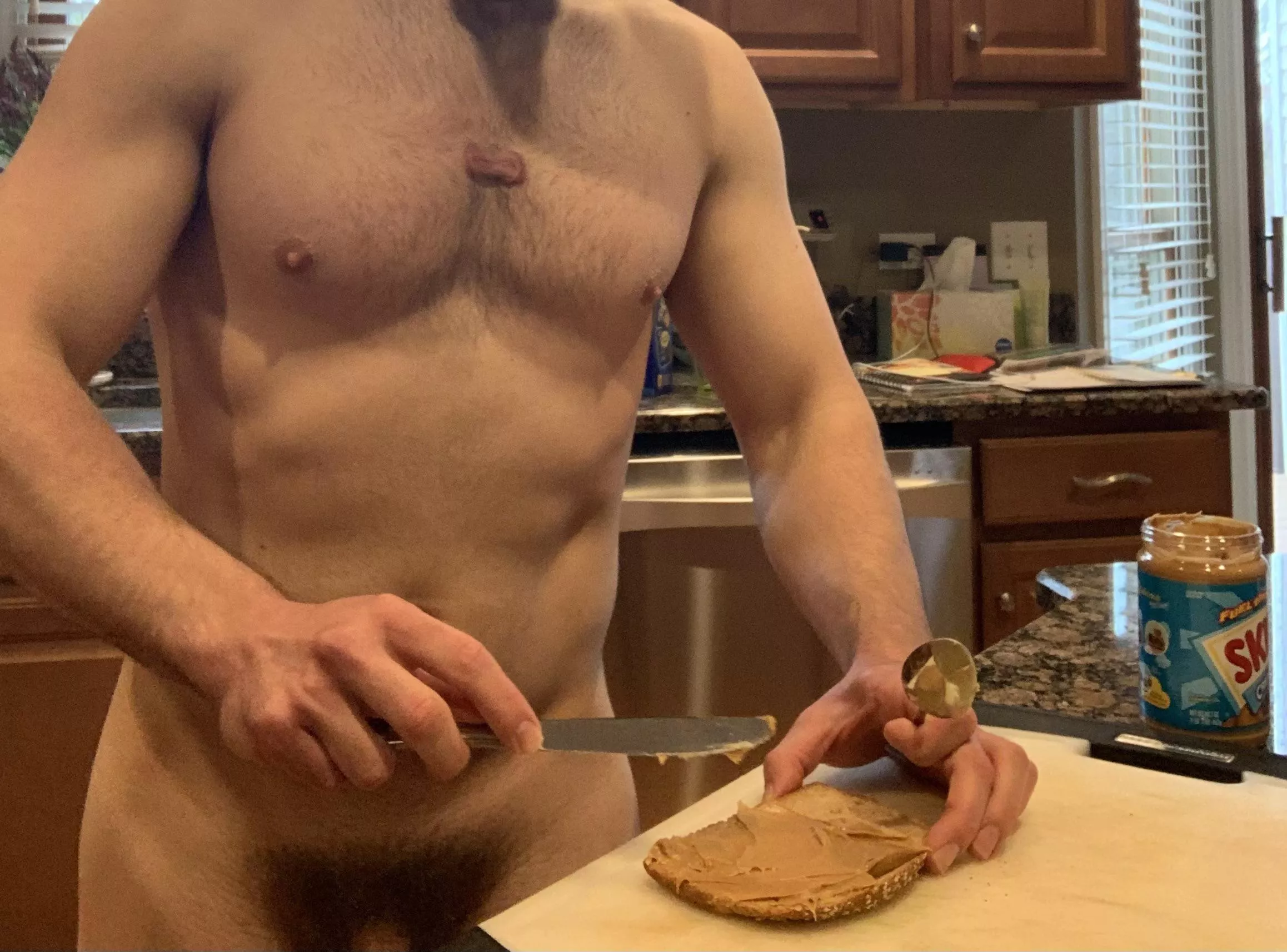 [M] PB sandwich snack before the heavy lifts.