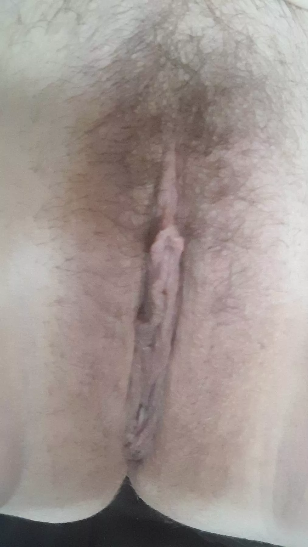 Me and my hairy little bush having a chilled out afternoon 😘