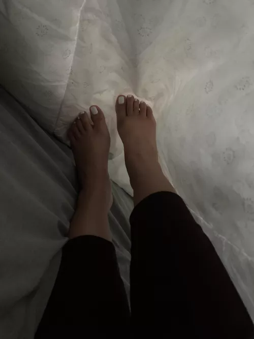 Morning lazy feet 🥱