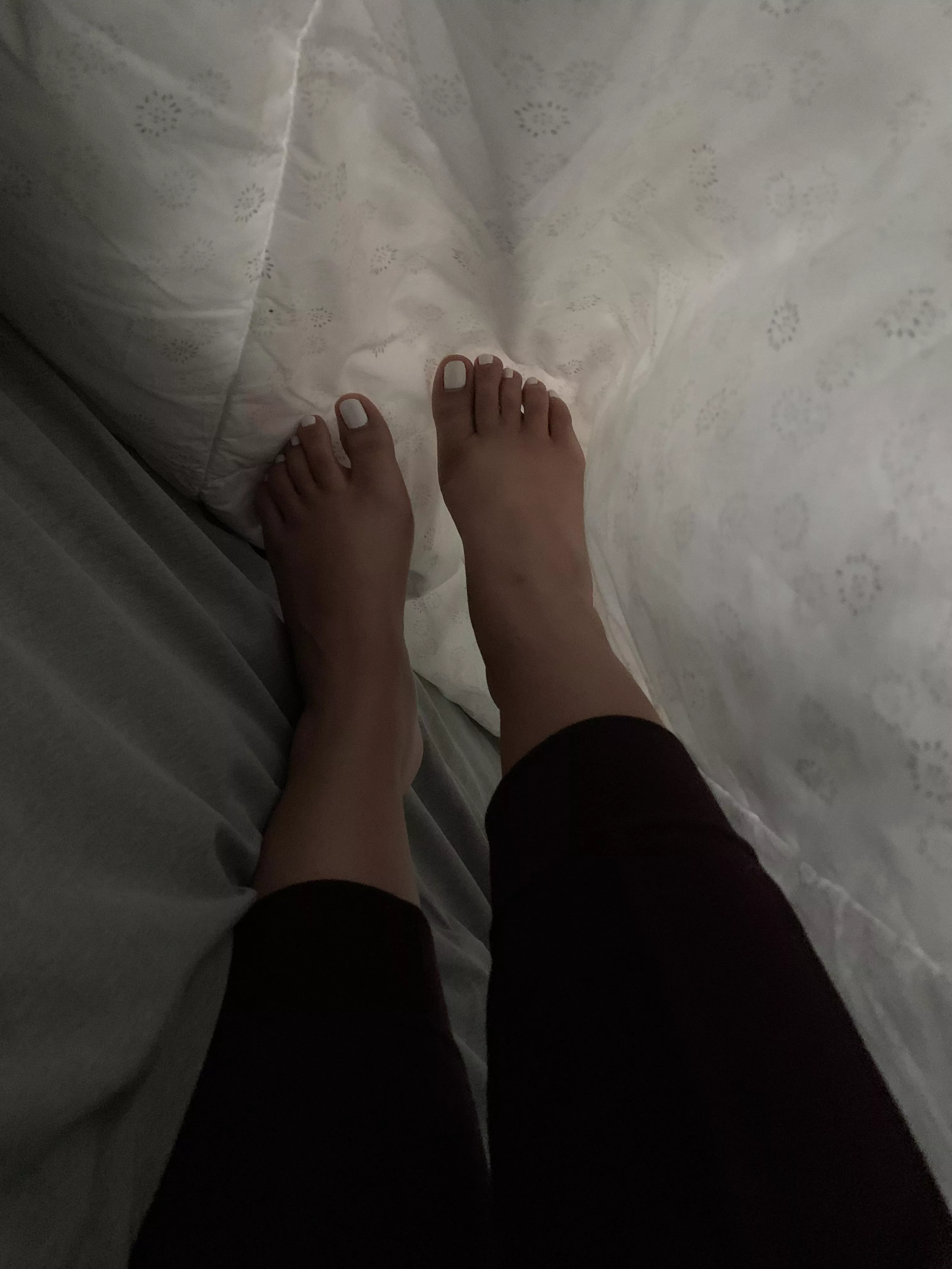 Morning lazy feet 🥱