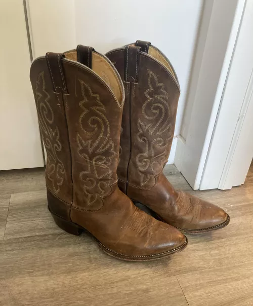 New pair for the collection… Justin 2253 ($13 thrift find)