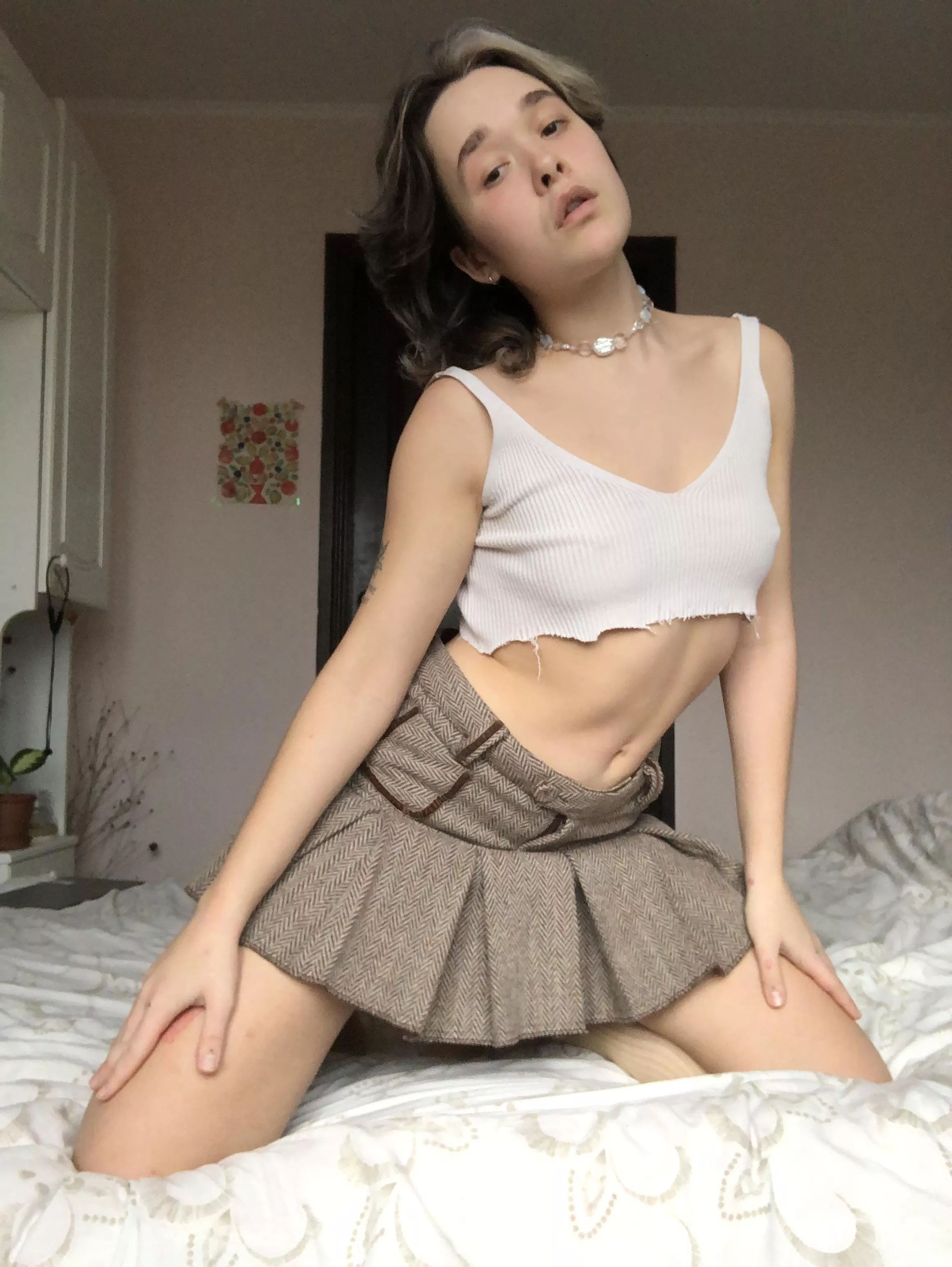 No bra for today 🙈