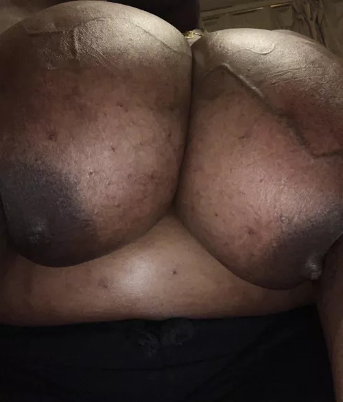 Put my hard nipples in your mouth 😝