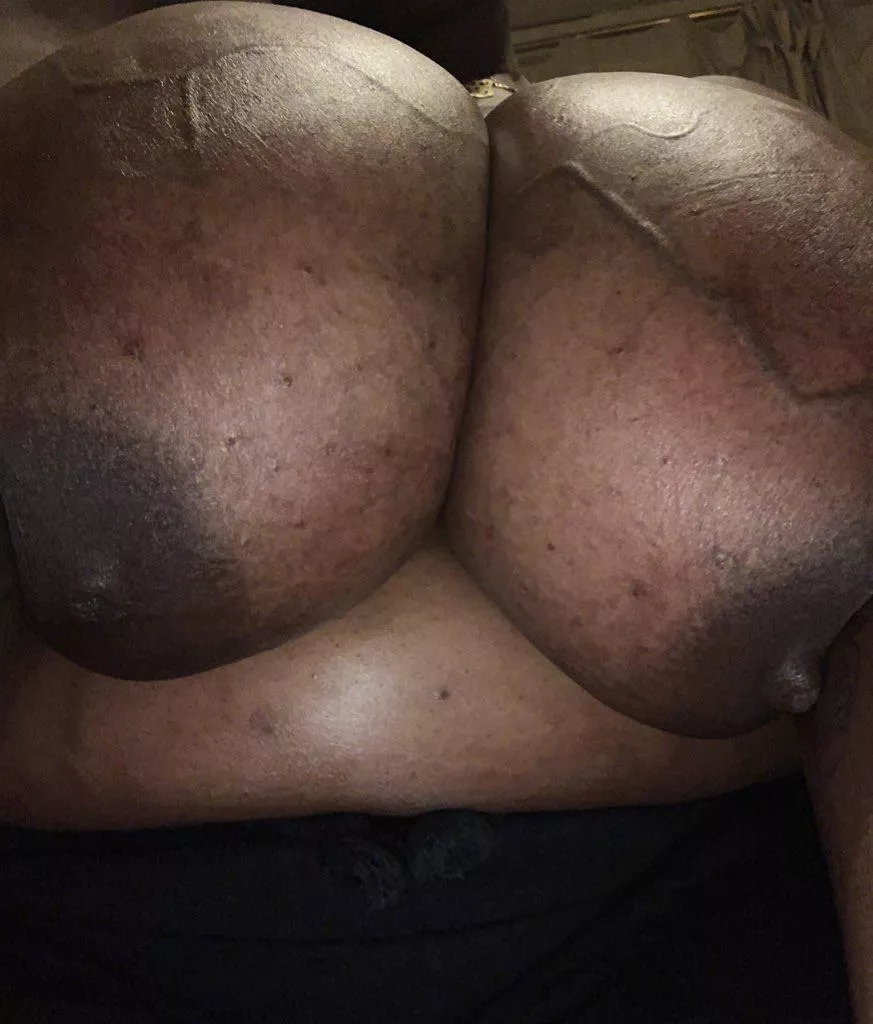 Put my hard nipples in your mouth 😝