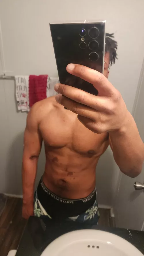 quality got scuffed but Hi🙋🏽‍♂️ I'm new here!