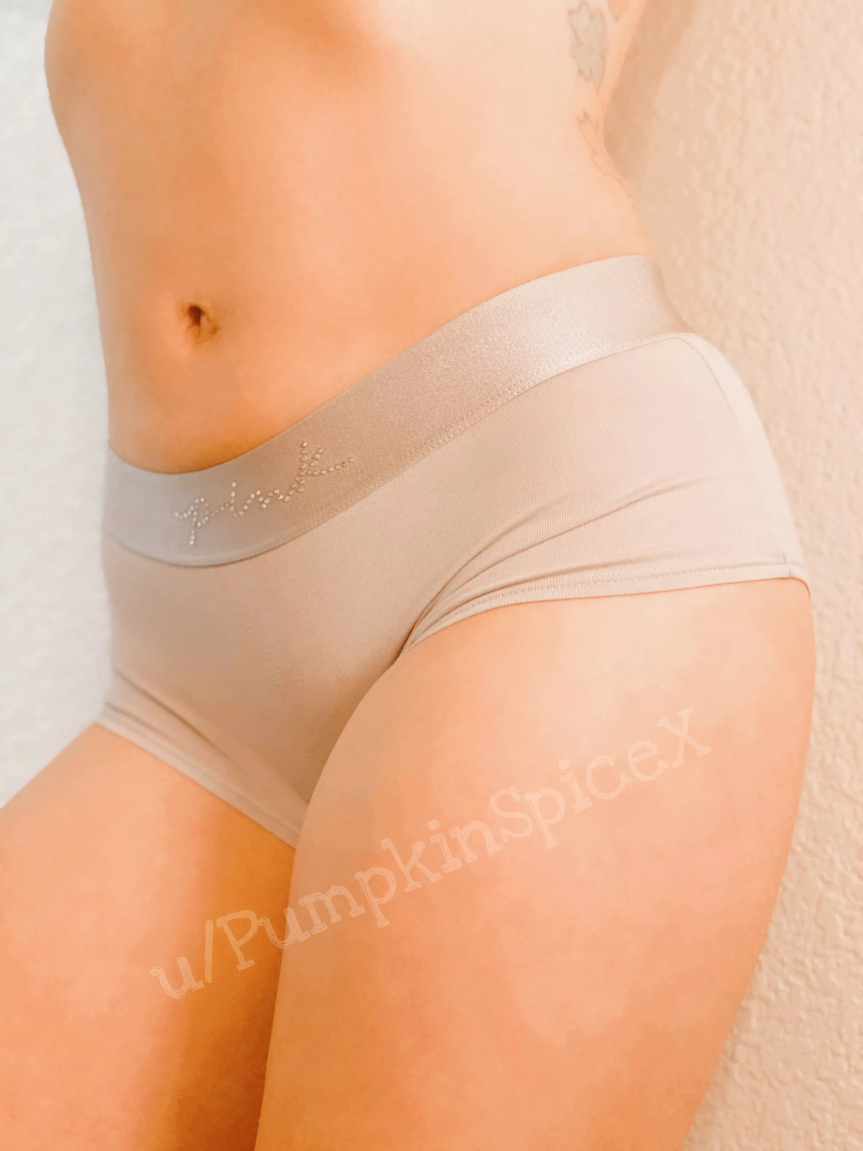 The hug is real! Come sniff for yourself 👃🏻 [selling][us]