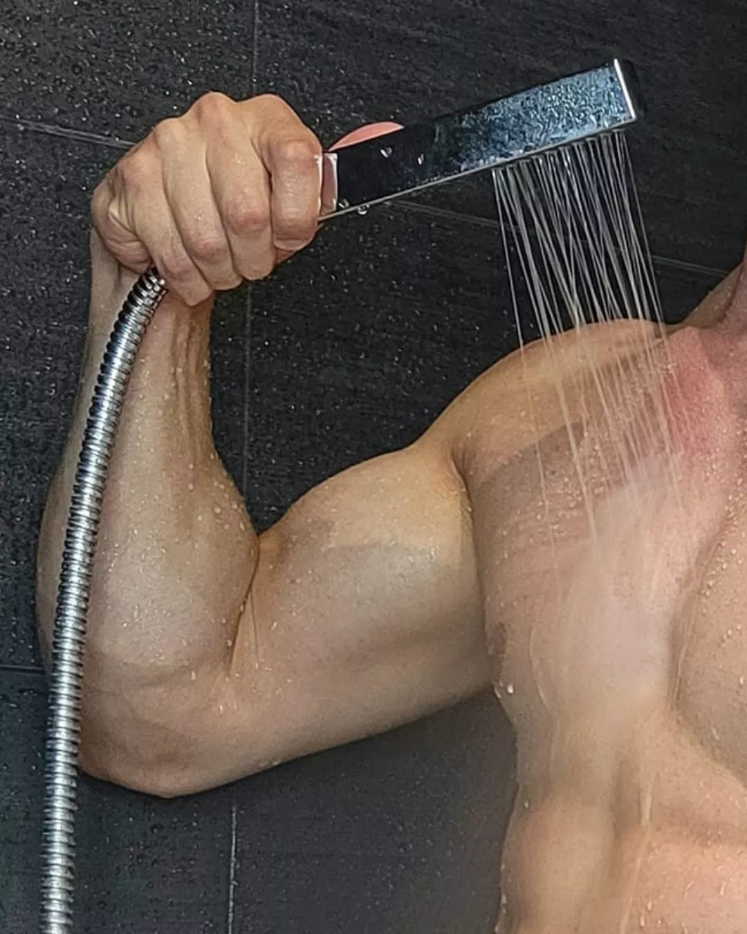 This is Forearm Porn 😉💦