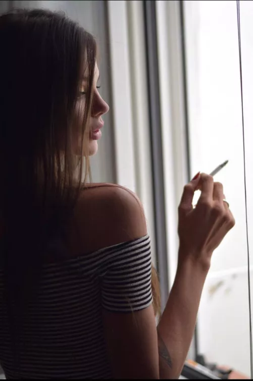 To be honest I love this Reddit SOOO much, cause I dont get a bunch of 💩💩💩 over me when you see me smoking (in peace)