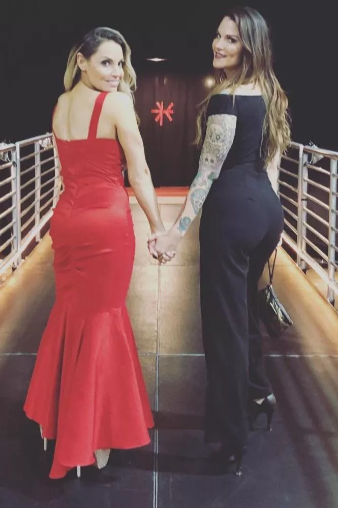 Trish Stratus & Lita 🍑