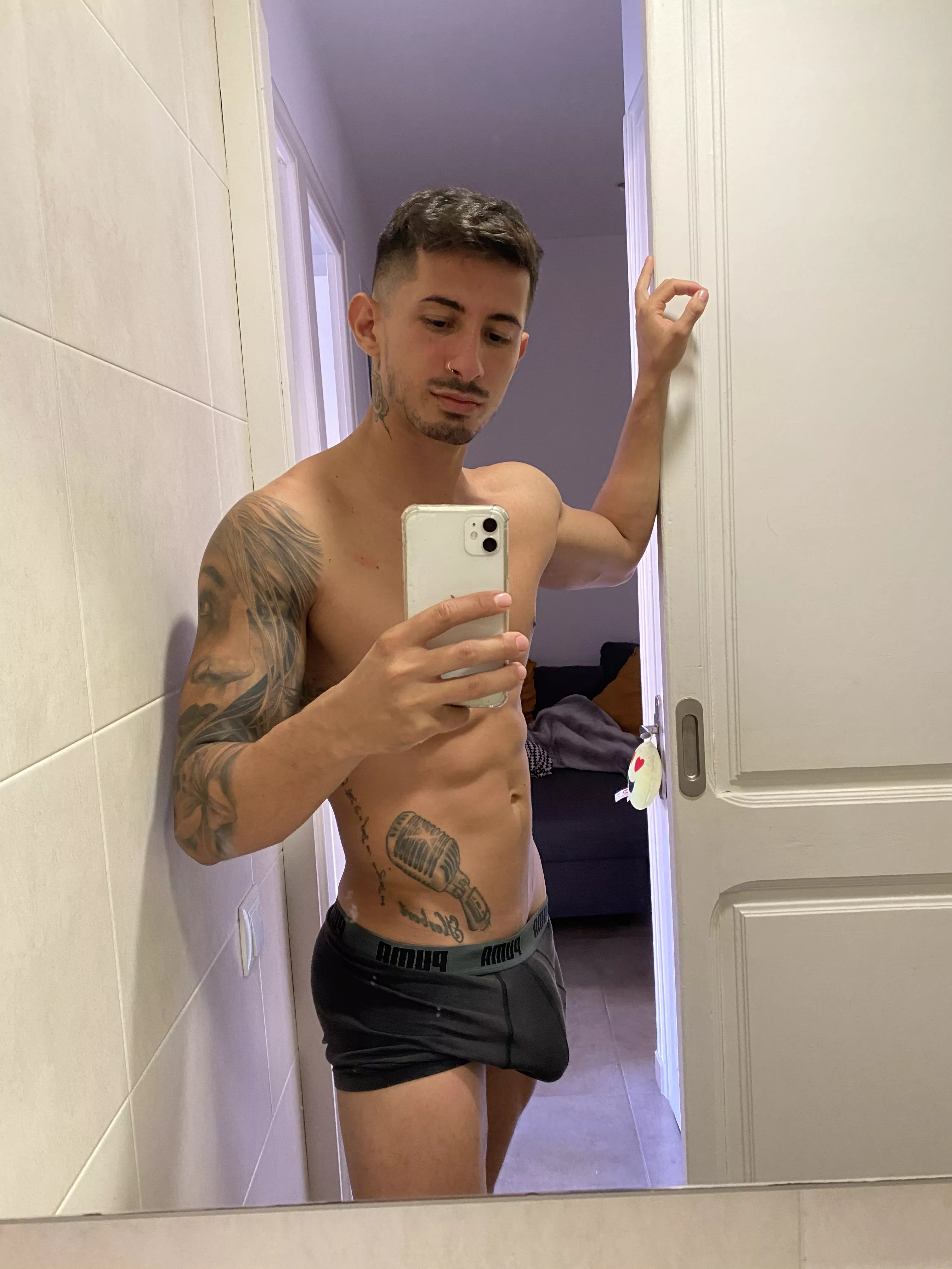 Want my bulge rubbing on you?