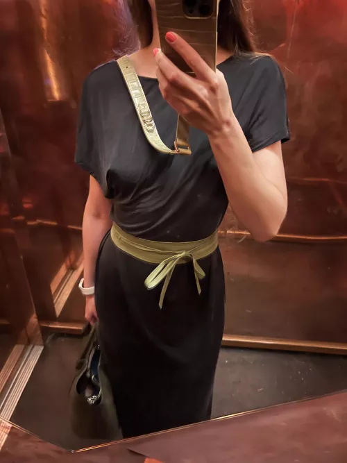 Went on a date like this, guess where he looked first?