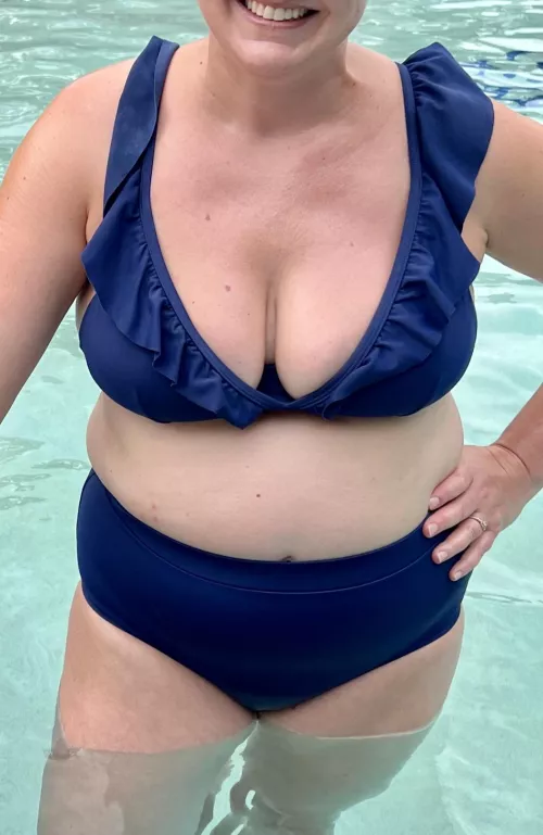 Wife’s high waisted bikini 💙