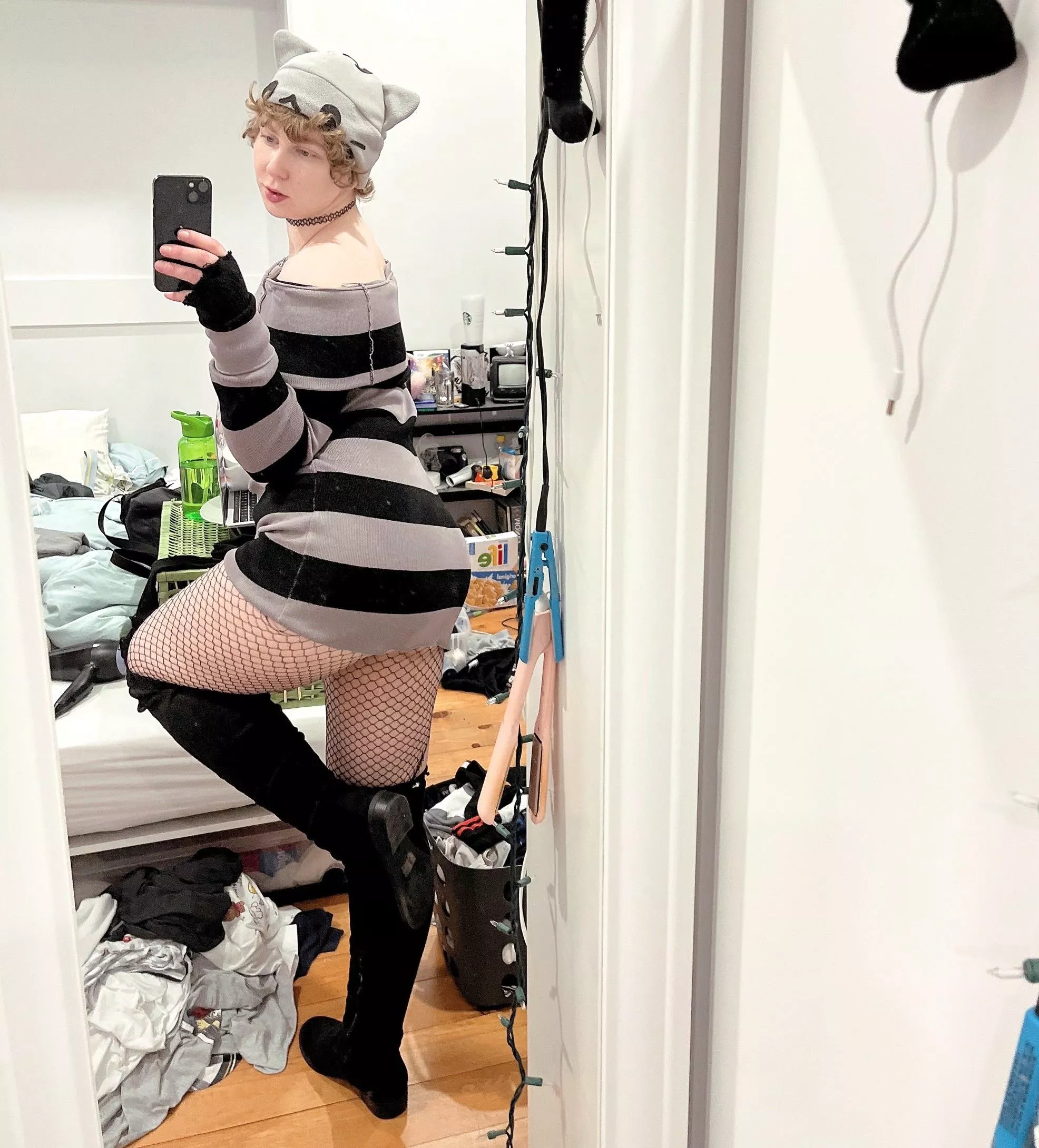 wore this to class the other day 😎 felt very cool and also very anxious