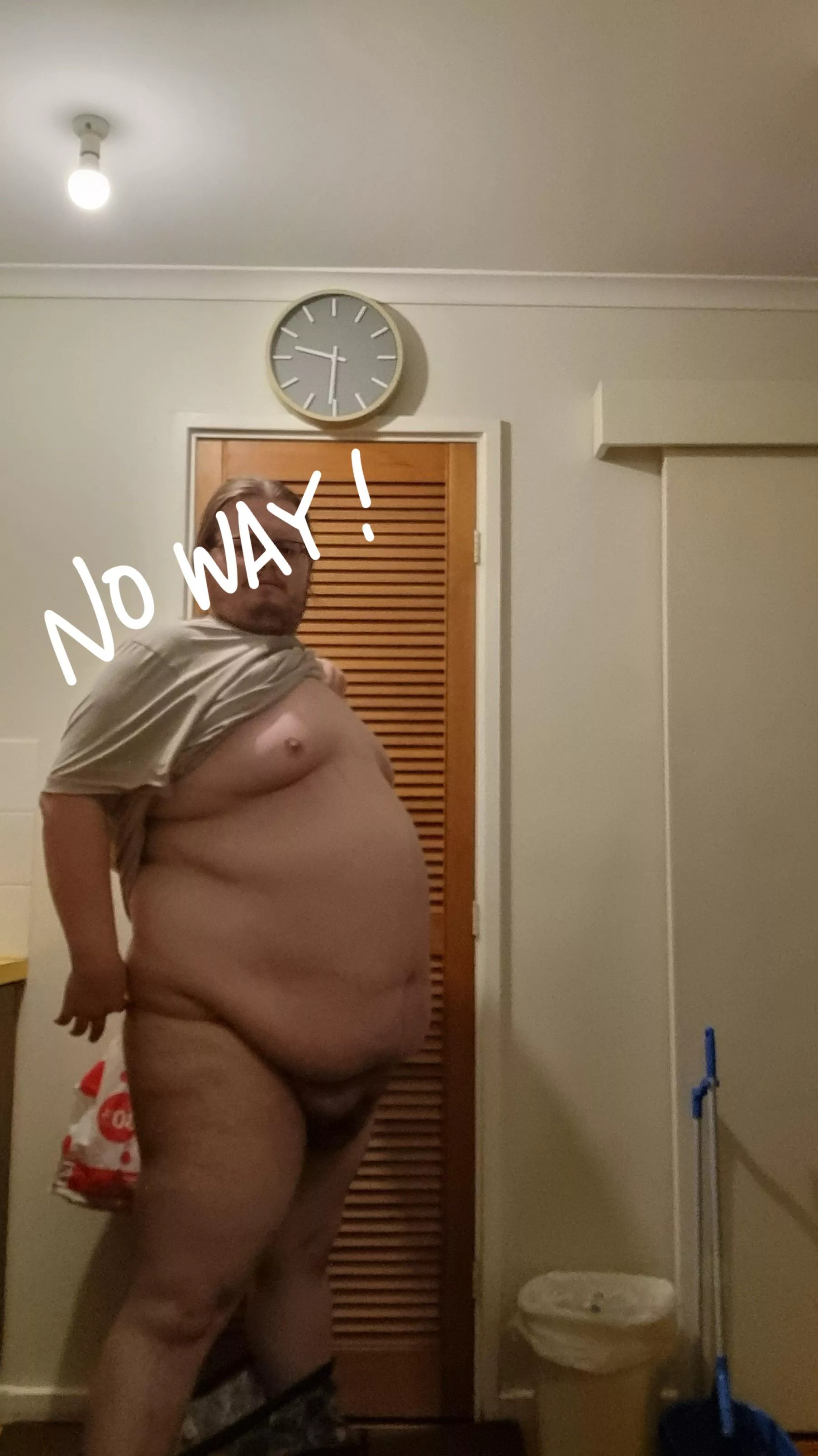 25m Australia, making some toast and had the urge to post, yhinking about OF hope y'all like 🥰