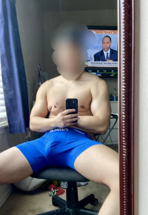 26M DMs open. Slide in the DMs and ask for the snap, might even show face