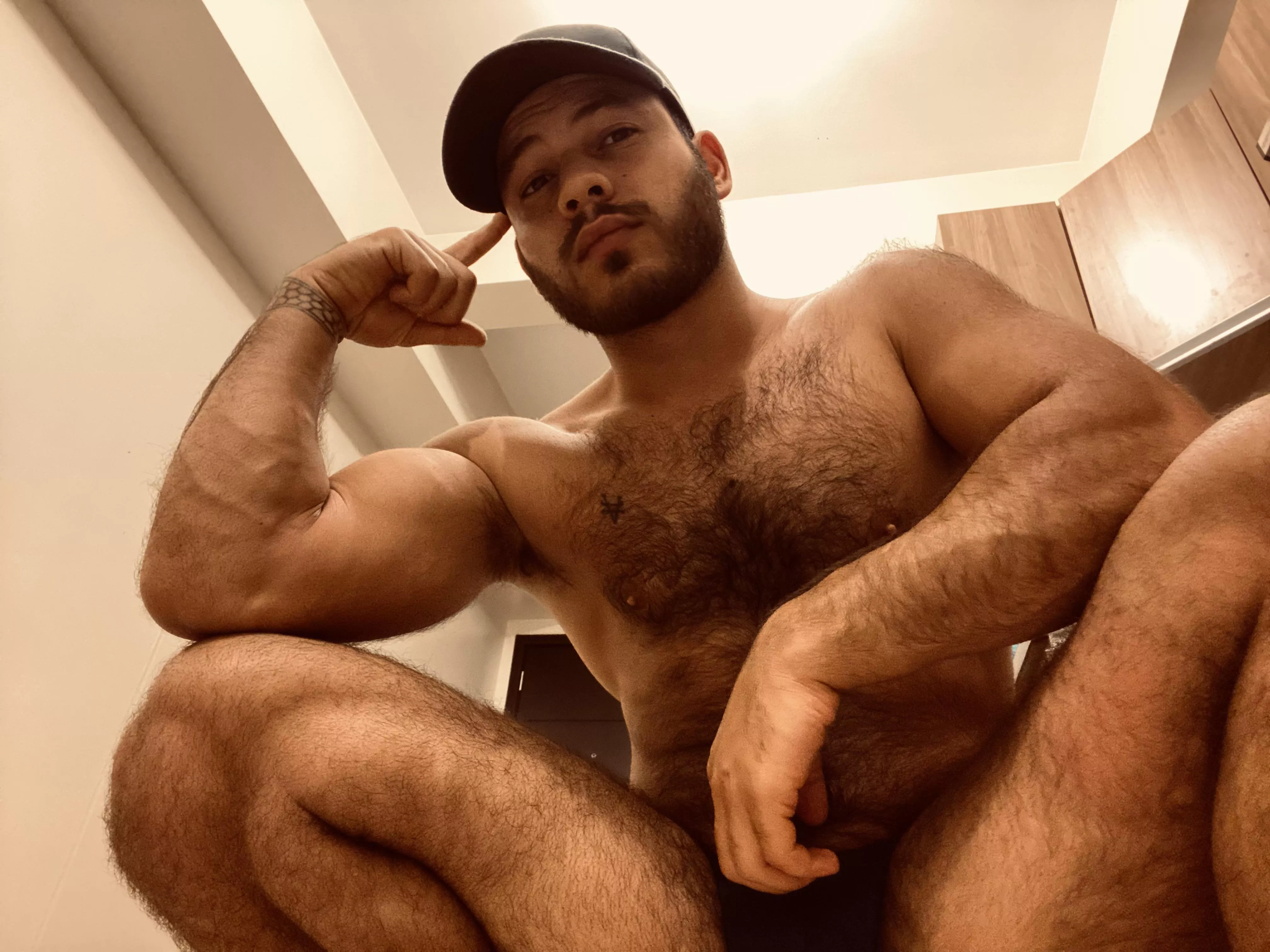 Anyone wanna use my chest as a pillow? 😘