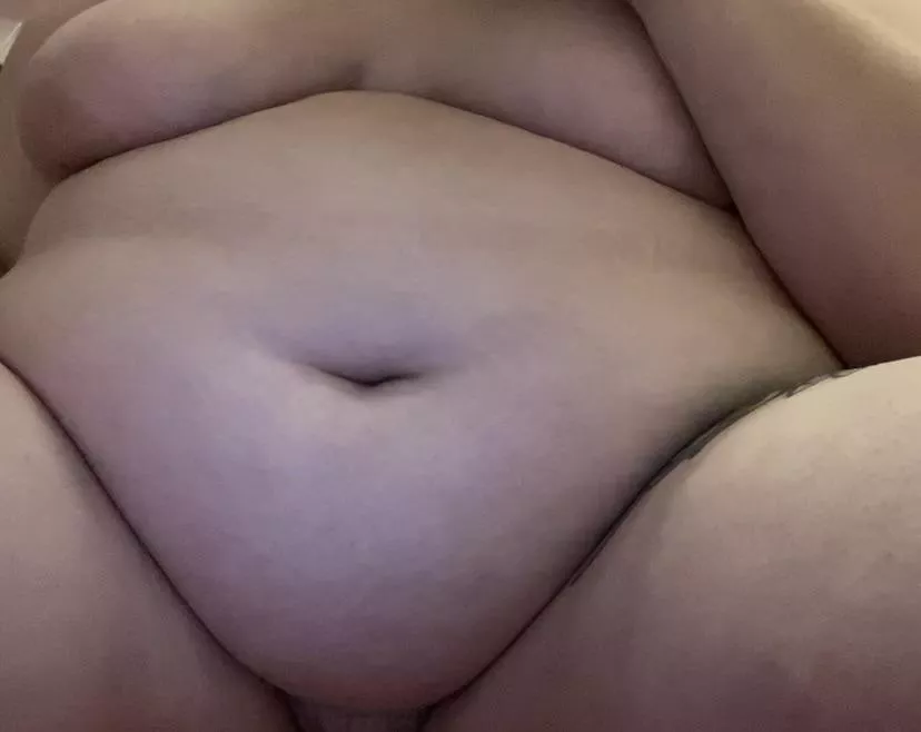 Anyone want to give me morning belly rubs?