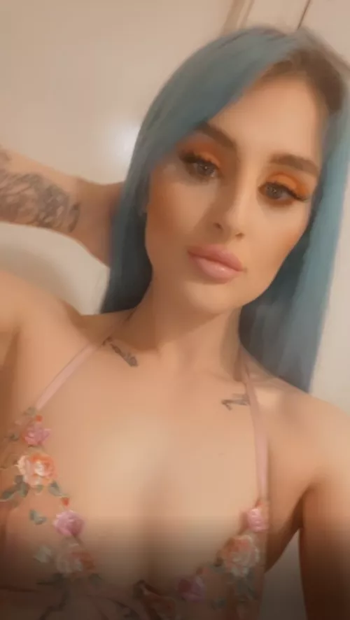 Blue hair and i dont caree :)