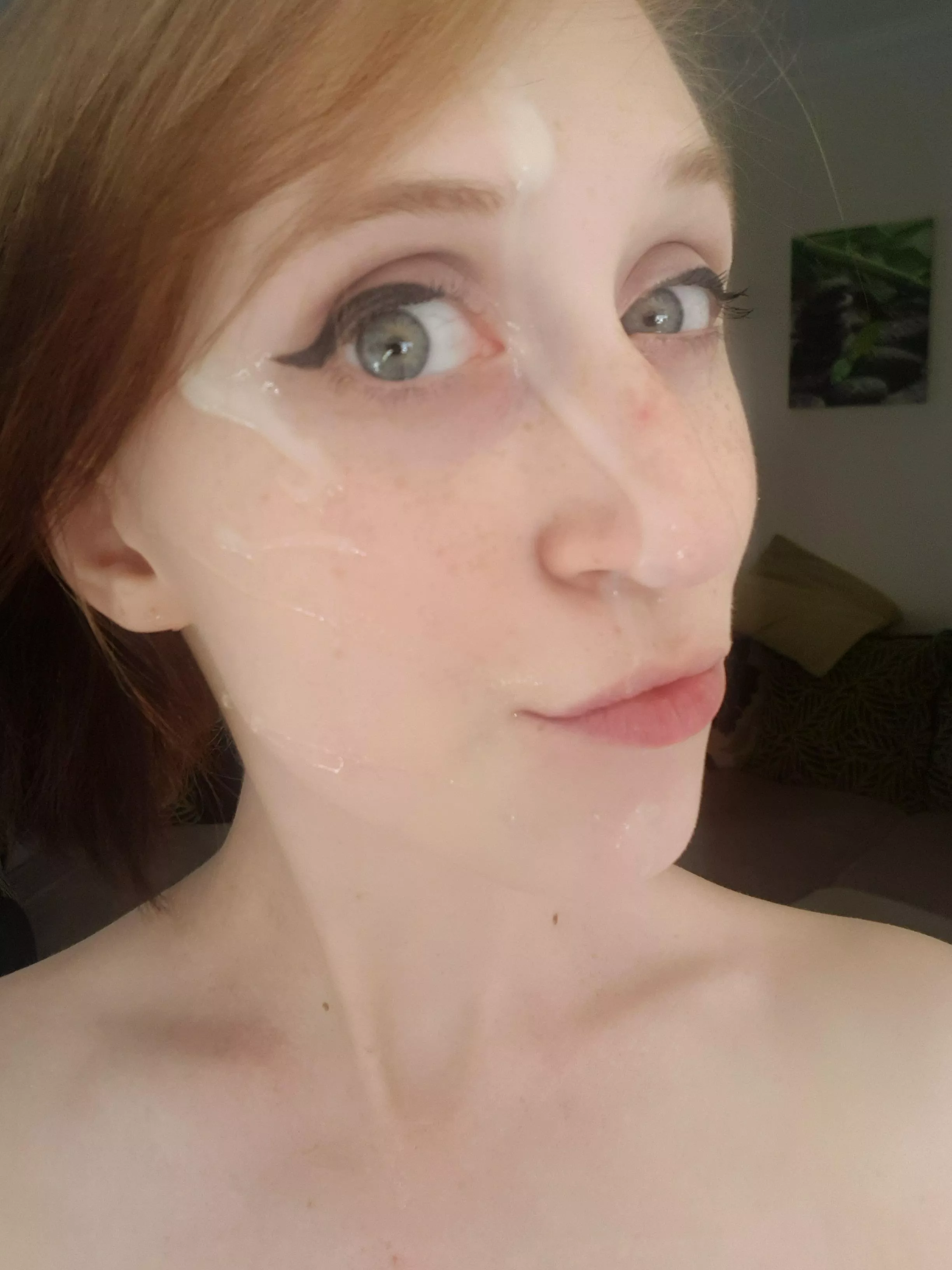 Can't resist a cheeky cumshot selfie with a thick juicy load on my face.