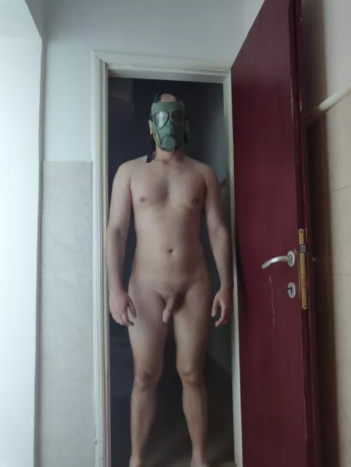 come drink my thick cum and hear me moan in this mask