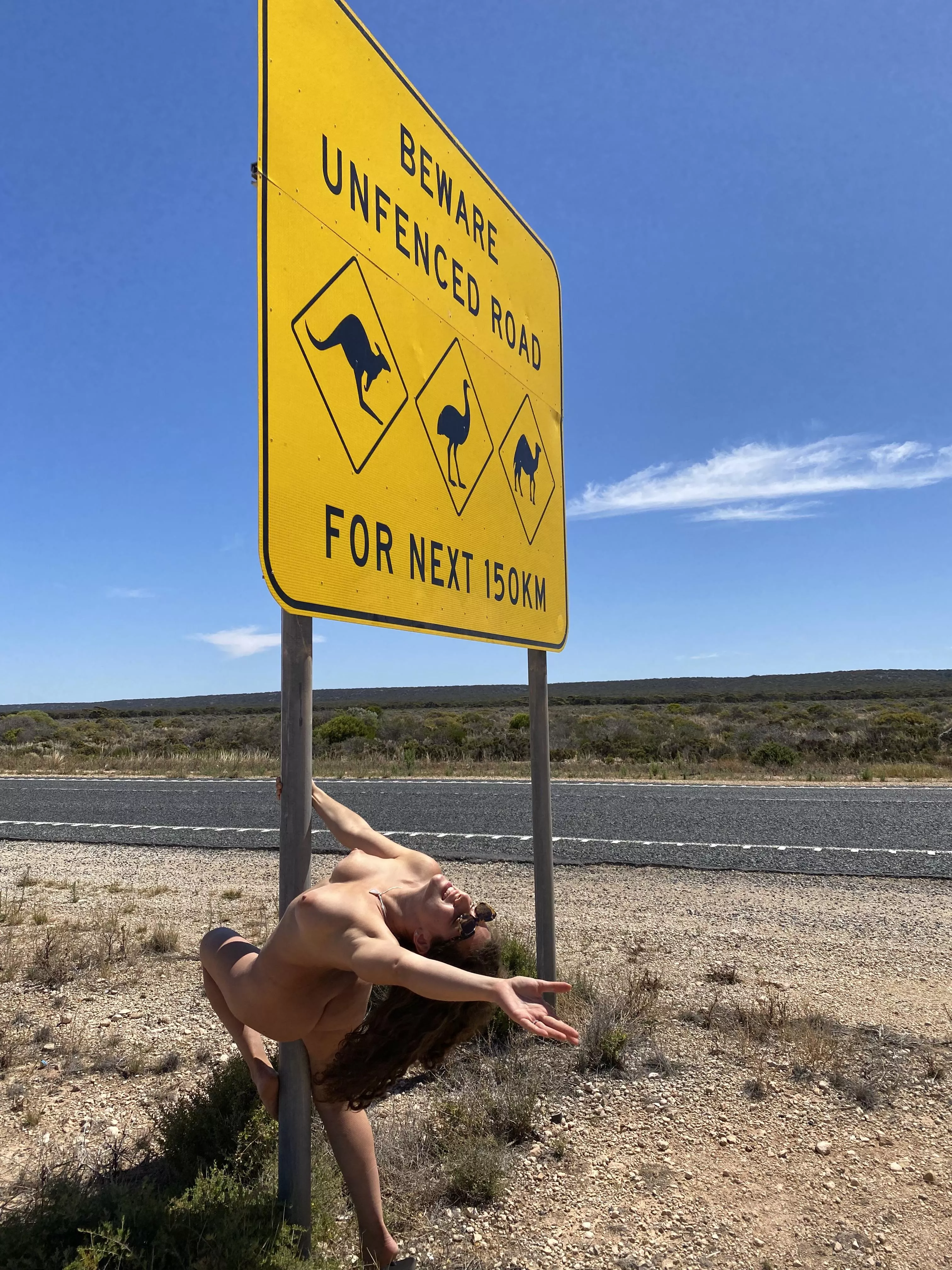 Crossing the Nullaboor saw so many Roos jumping around😍😍