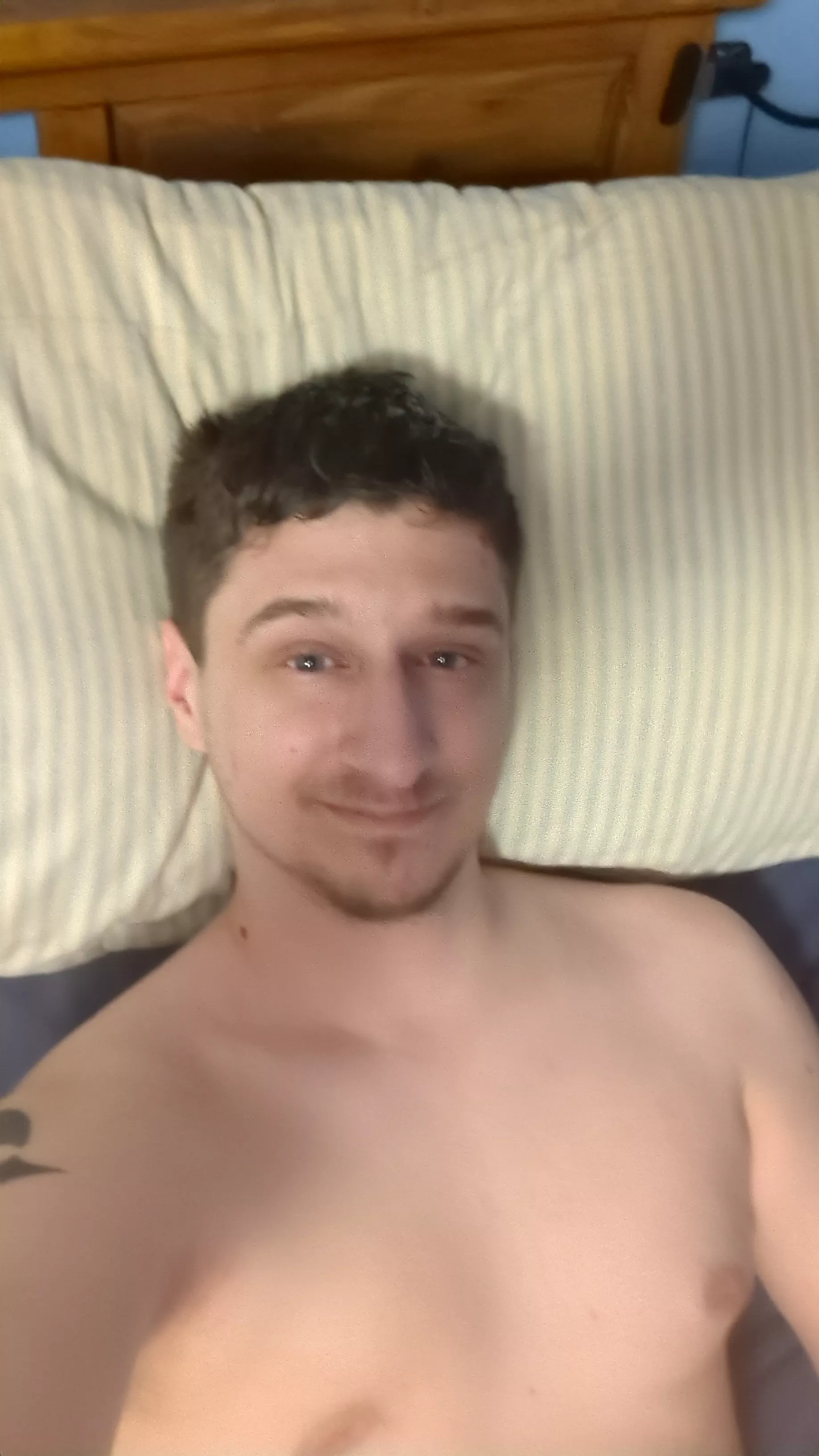 Finished at the gym, played some games, and now relaxing in bed. Could really use a cuddle buddy Finished at the gym, played some games, and now relaxing in bed. Could really use a cuddle buddy