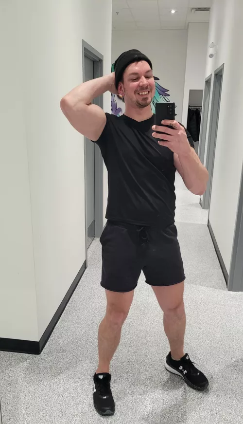 Happy friday y'all!! I hope that everyone has a lovely weekend ☺️