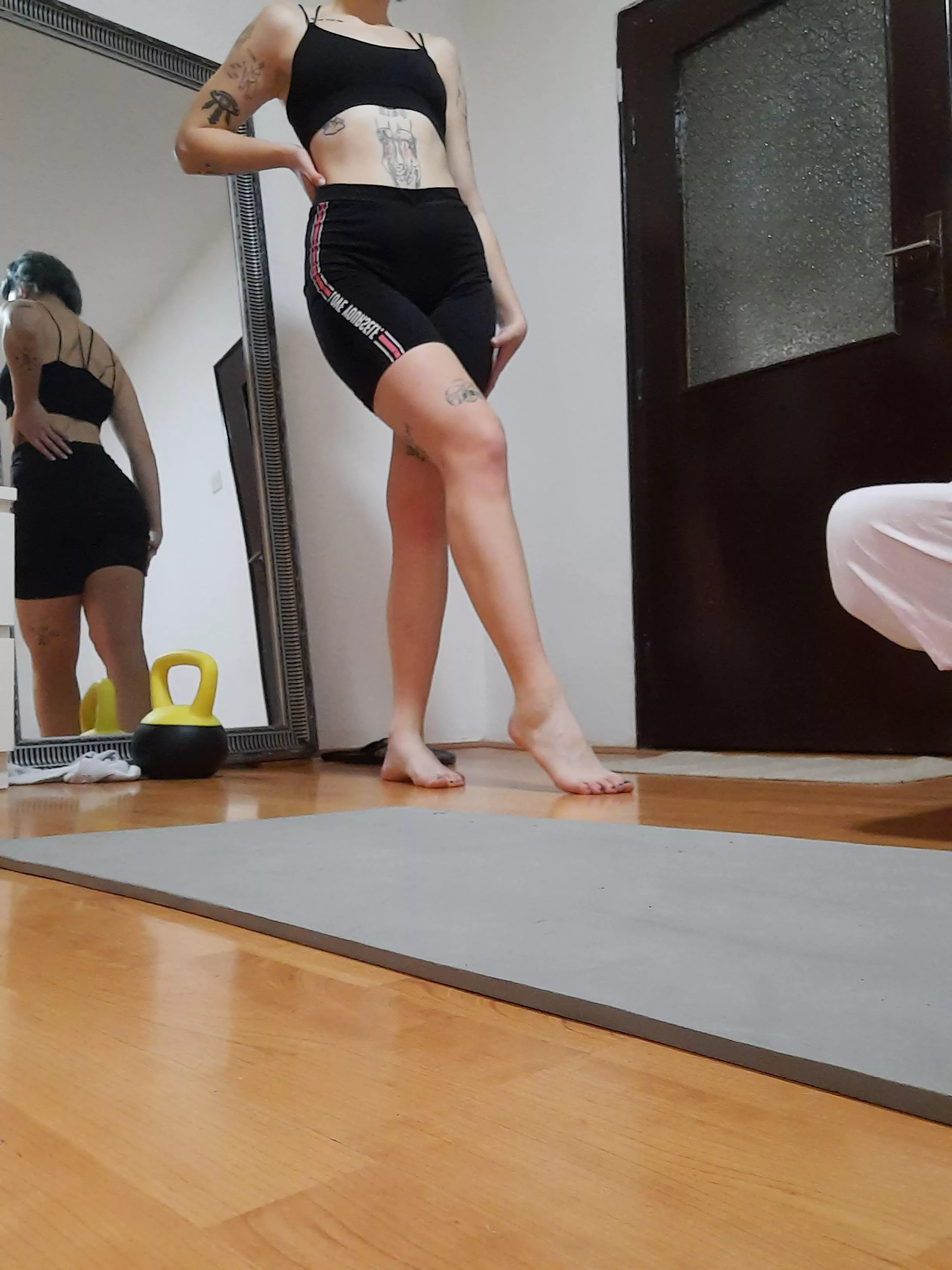 I hope my legs [6'1] wouldn't distract you from the workout [f][oc]