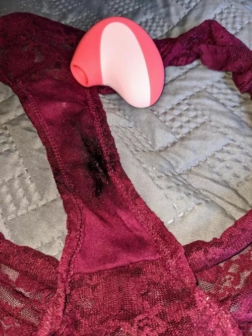 I swear that this toy has magical pussy-drenching powers.