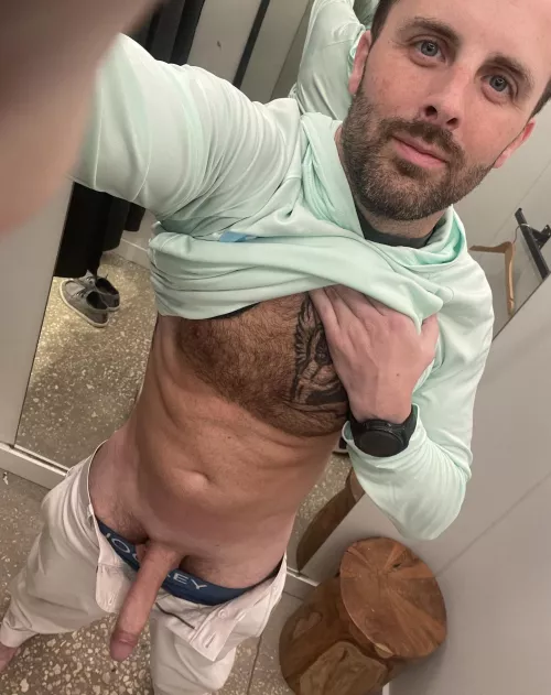 I was hoping no one would open the curtain in the dressing room😈