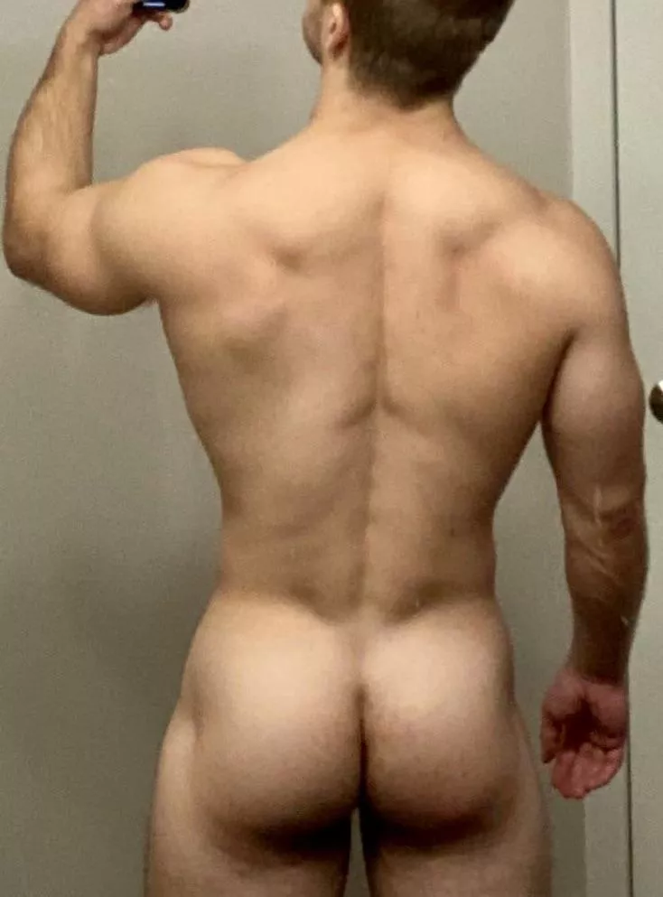 Is this cute too? A bit beefier...🍑