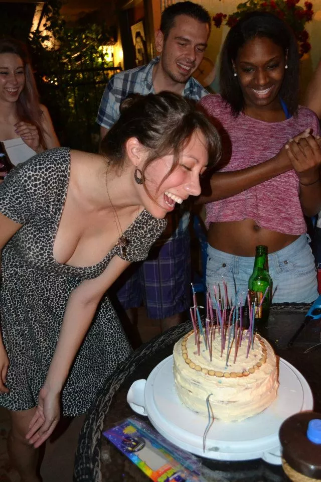 IUTR - The cameraman understood his job.