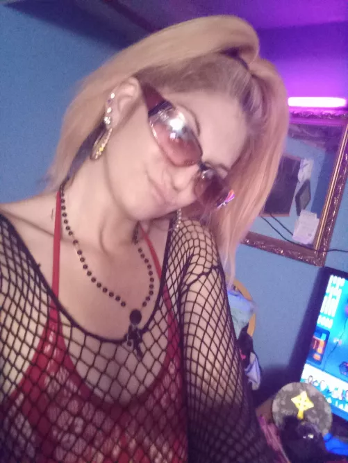 let me show u how naughty I can be 😉