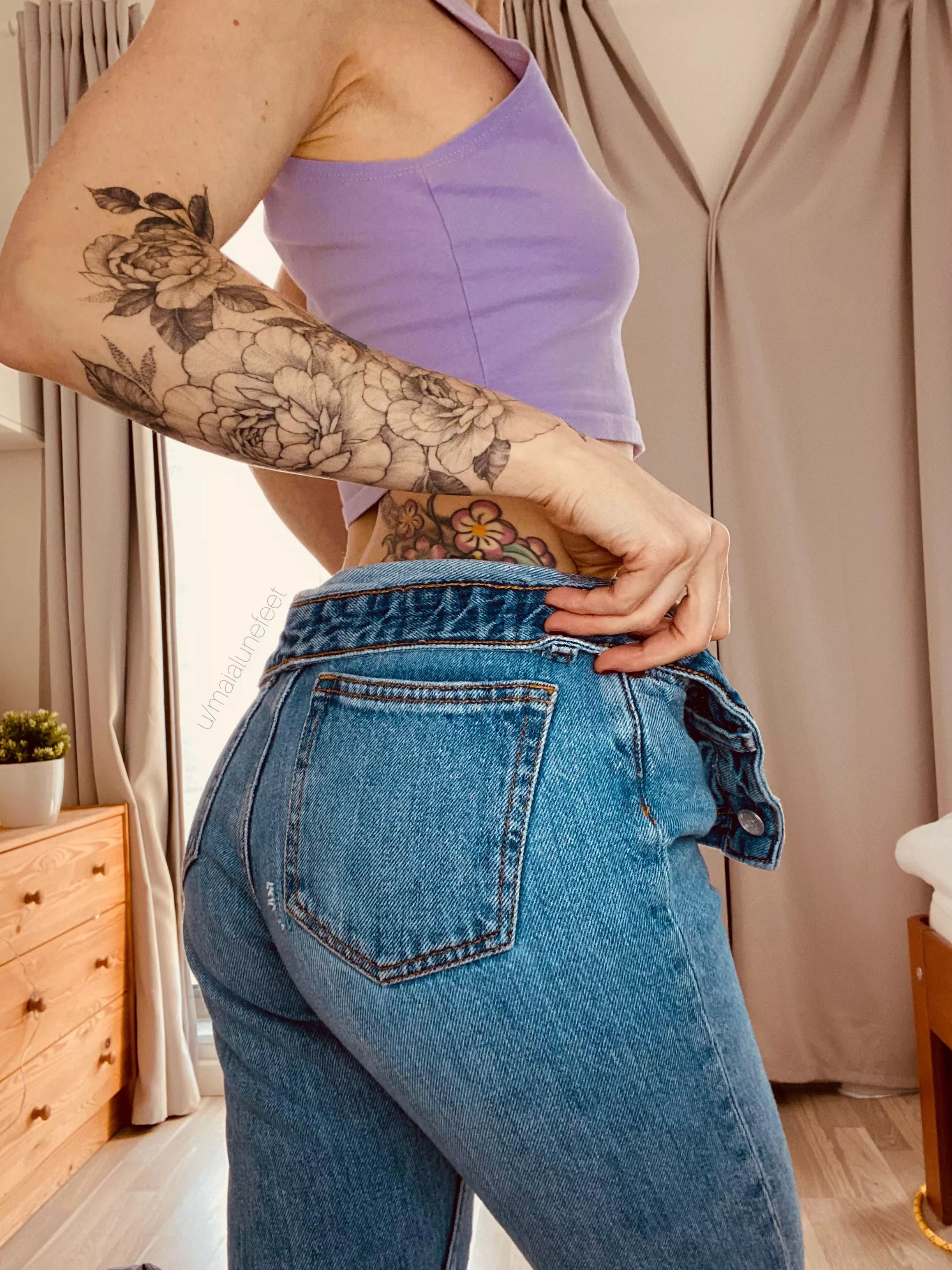 Love my tattoos in this pic 💐[f]