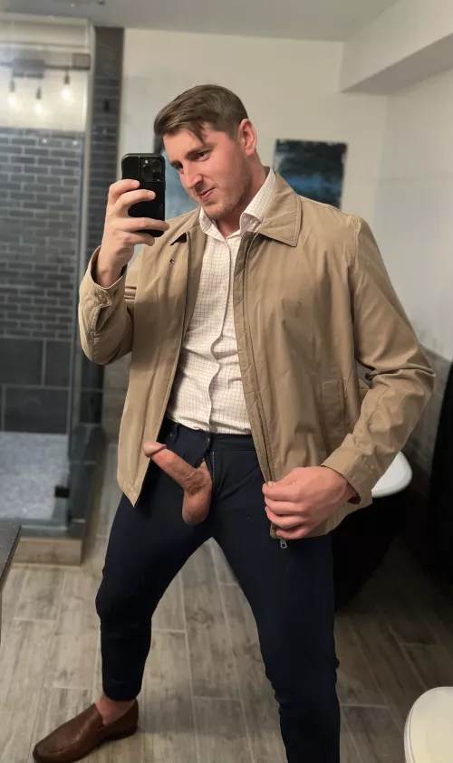 Morning, need someone to take care of this wood …😏