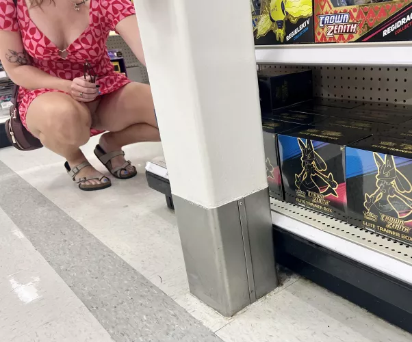 My girlfriend’s lack of underwear makes shopping that much more fun