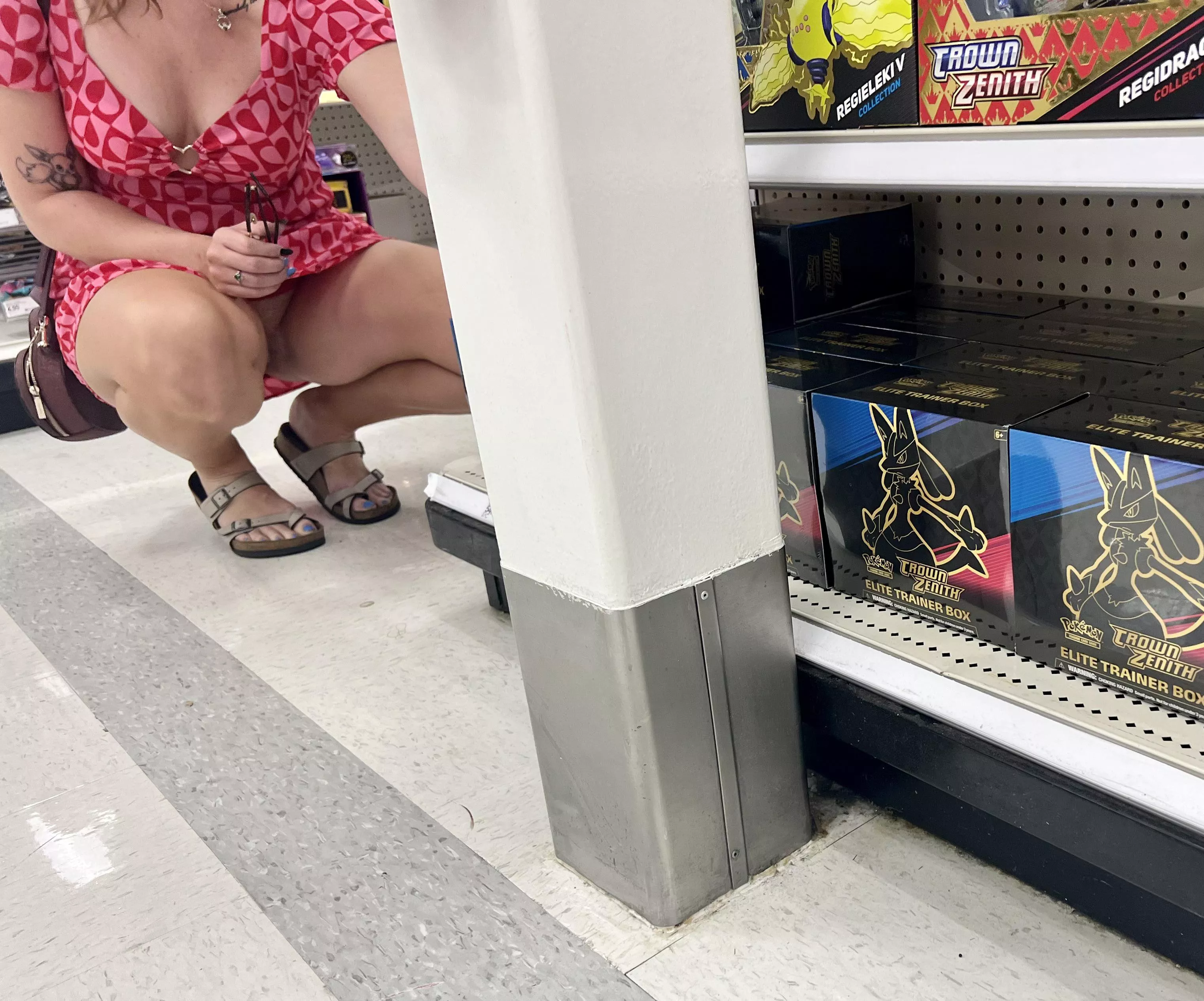 My girlfriend’s lack of underwear makes shopping that much more fun