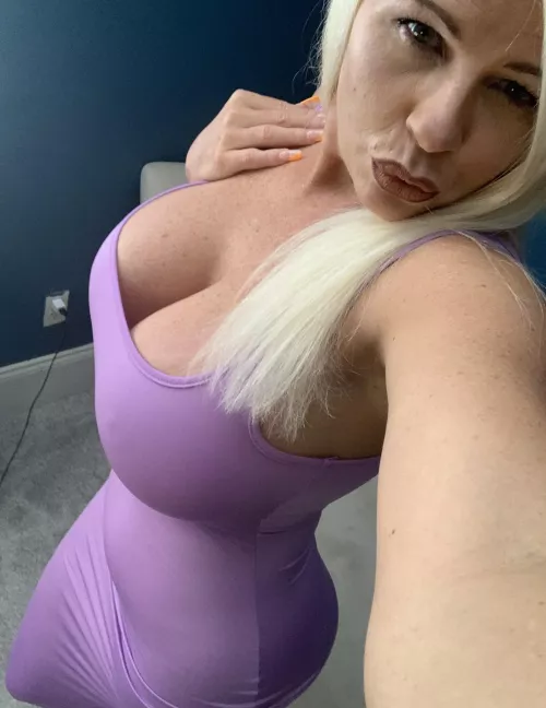 My mom, 47 is dating a guy who is 20. Dm if you wanna talk or know more about us.