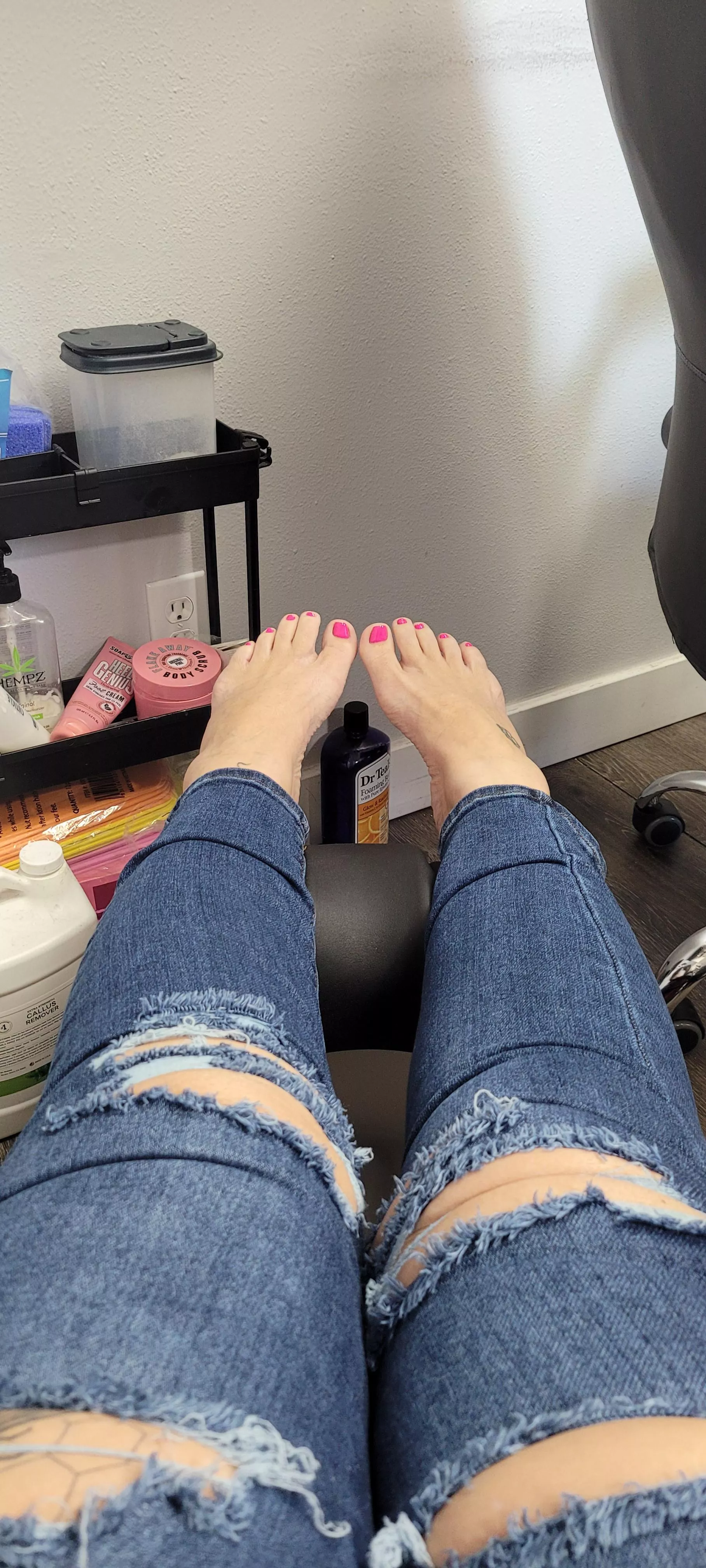 My new pink pedicure 💗
