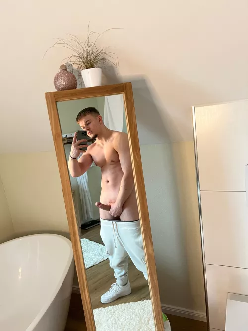 Need someone to suck rn