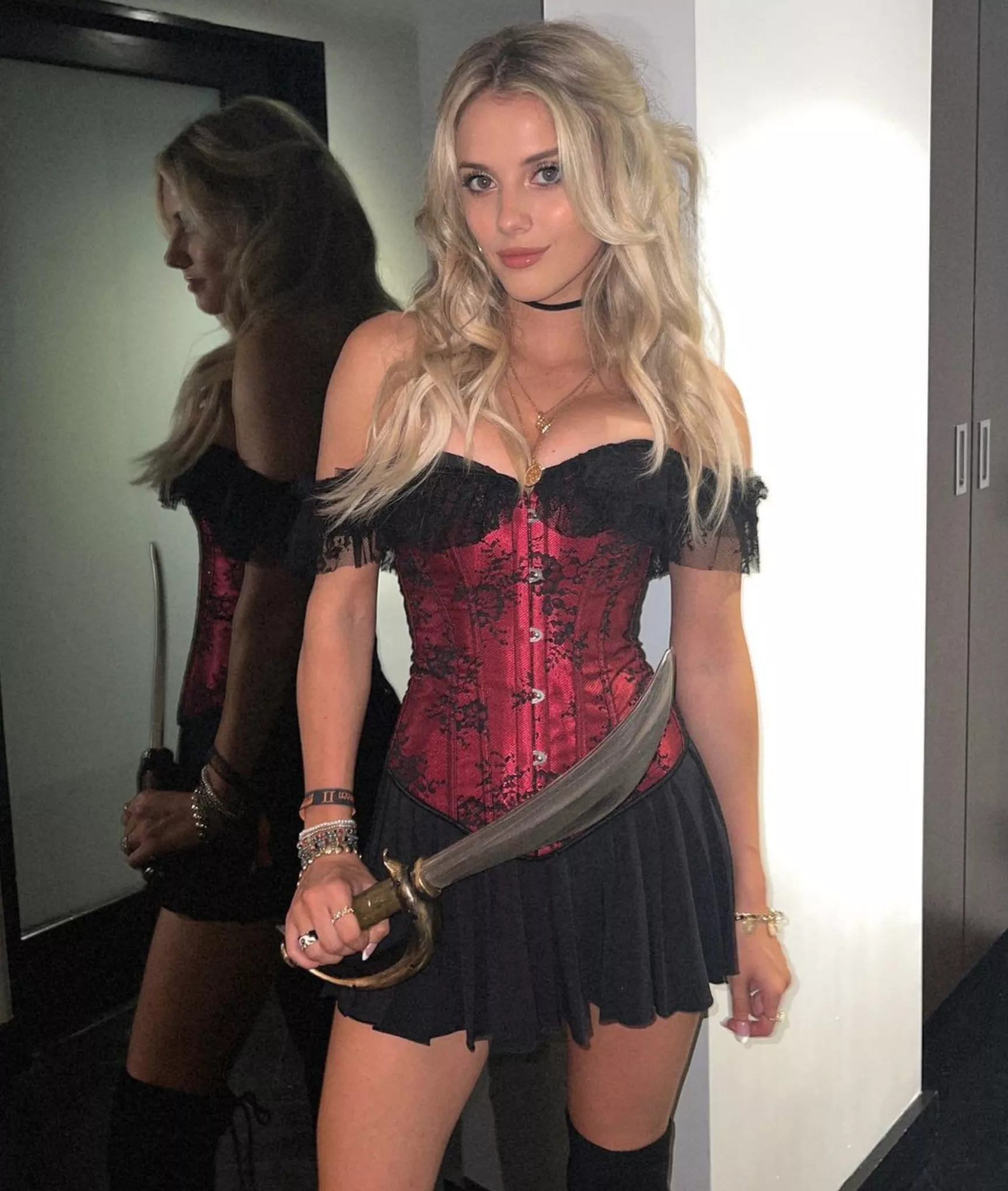 Pirate Lindsey is ready to get that booty
