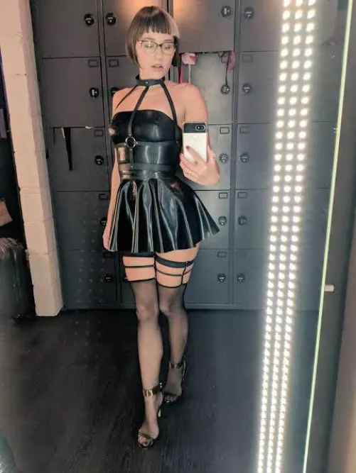 💜 ready be humiliated by such young sexy Goddess as me ? 😈