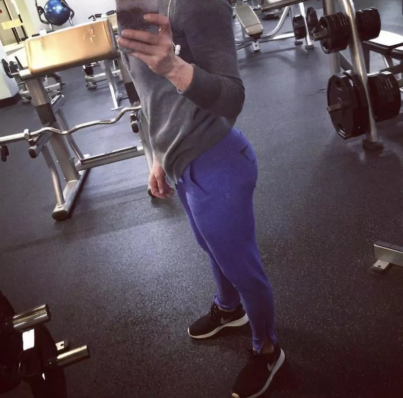 Saturday morning workouts are the best workouts. Empty gym, just me and the staff :)