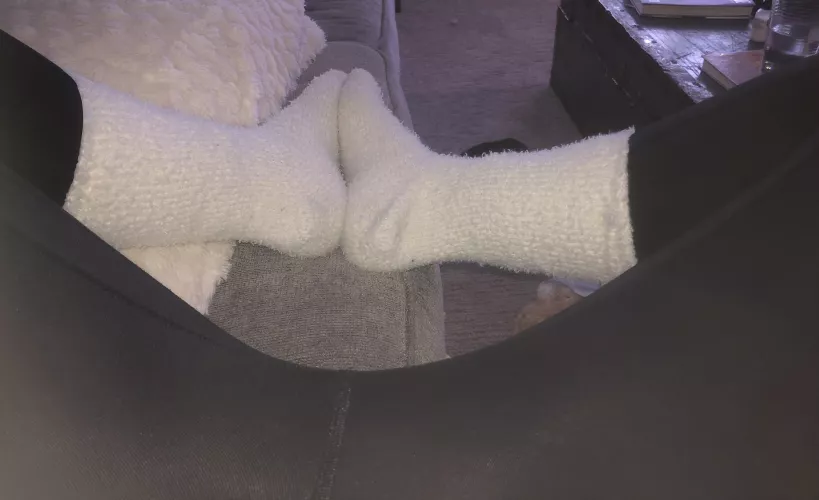 [selling] [canada] get your hand and face lol over these fuzzy warm socks. Book your wear today for some construction girl stinky socks!