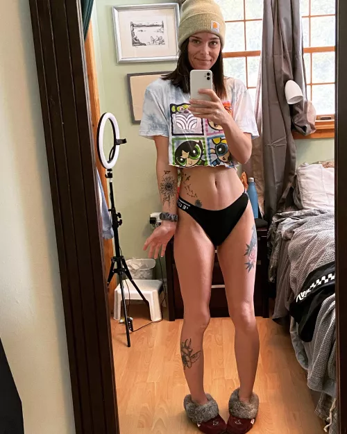 Toques and Titties for this Canadian